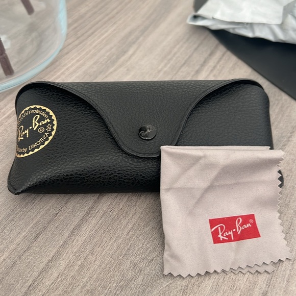 Ray-Ban sunglasses - Picture 6 of 6